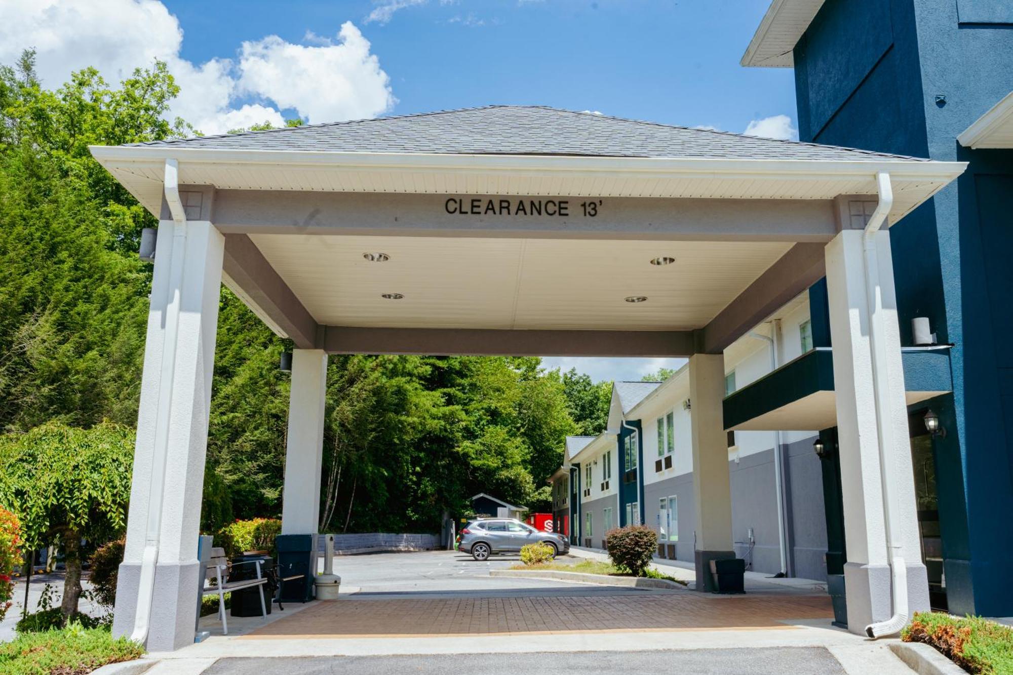 Clarion Pointe-Dillard Near Blue Ridge Mountains Otel Dış mekan fotoğraf